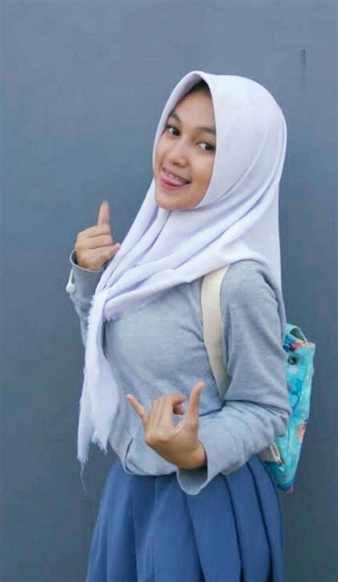 Abg Jilbab .